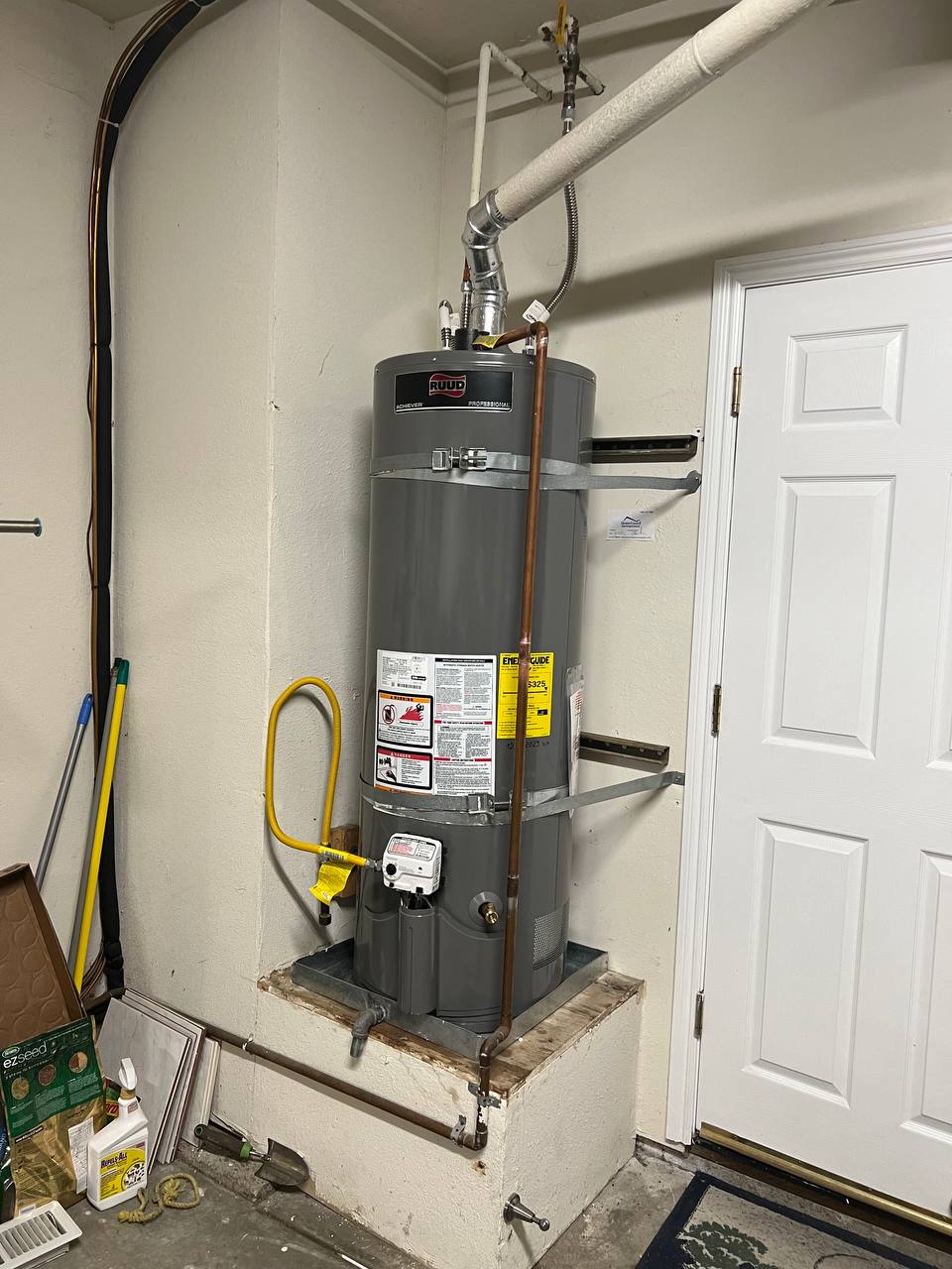 Plumbers/ Plumbing/ Replace Water Heater/ Water Heater Repair