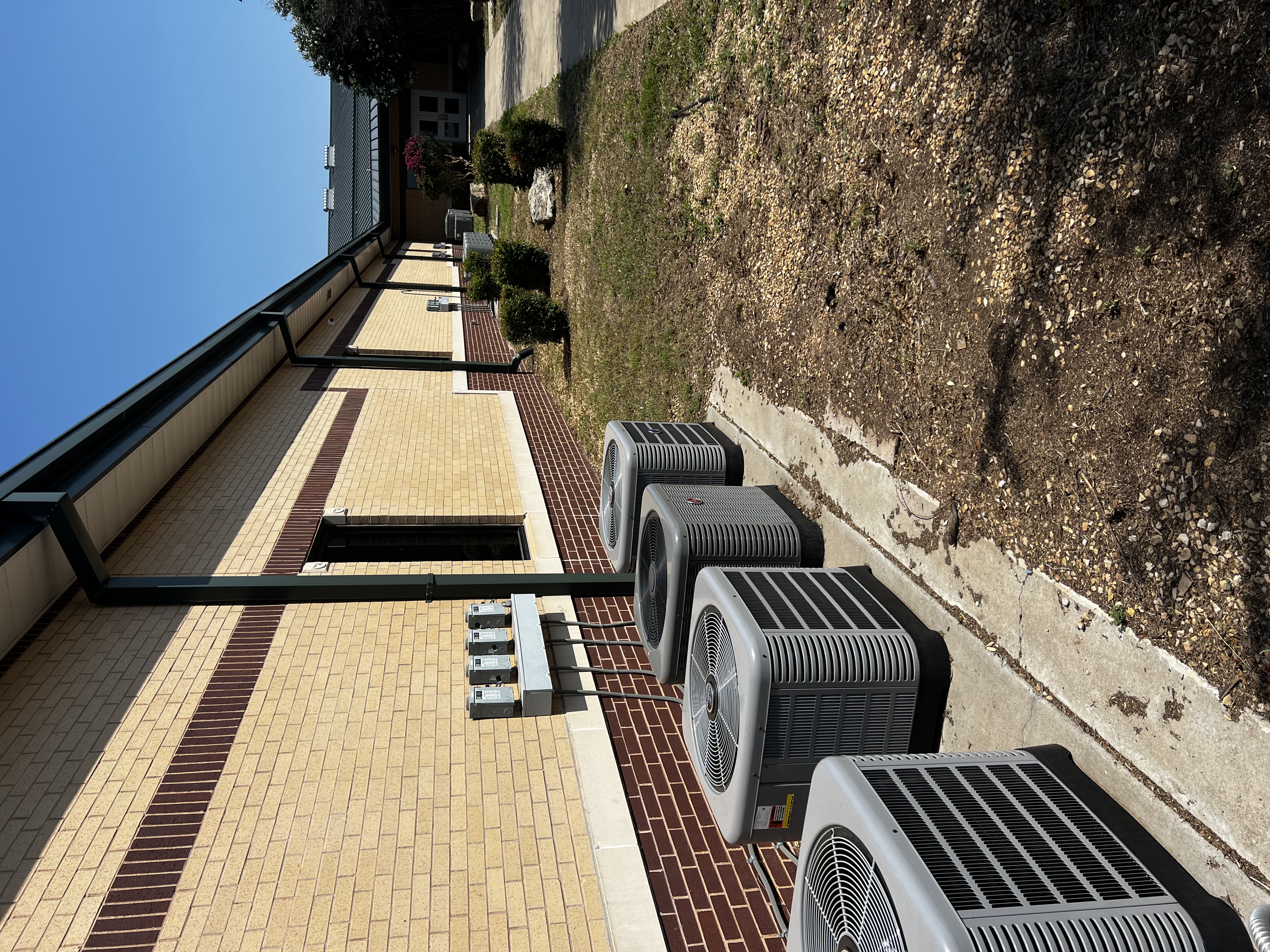 44 split systems install for Blackwell ISD